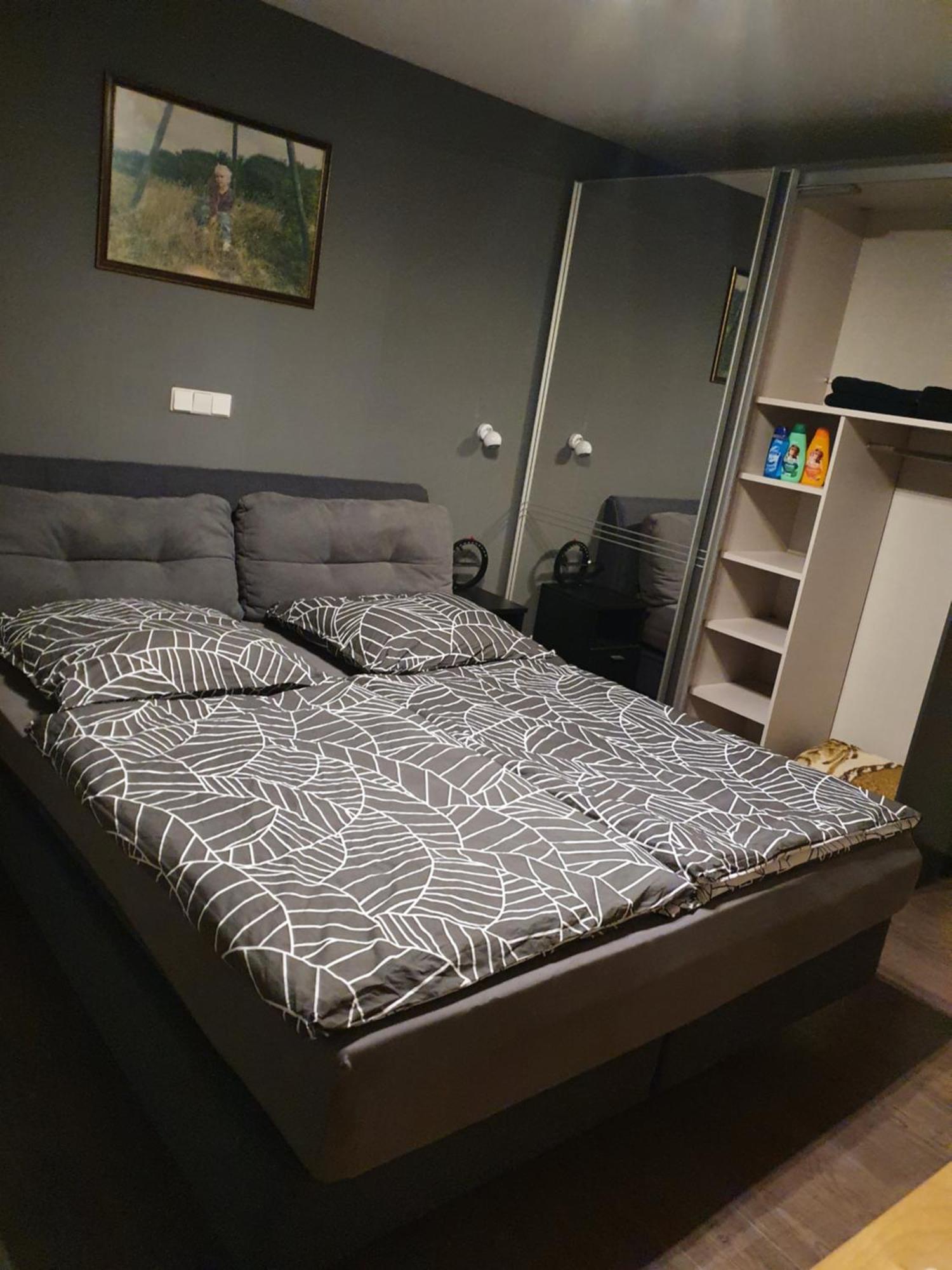 Schlafzimmer, Ruhige Lage In Meppen --- Check-In Mit Schluesselkasten Kültér fotó